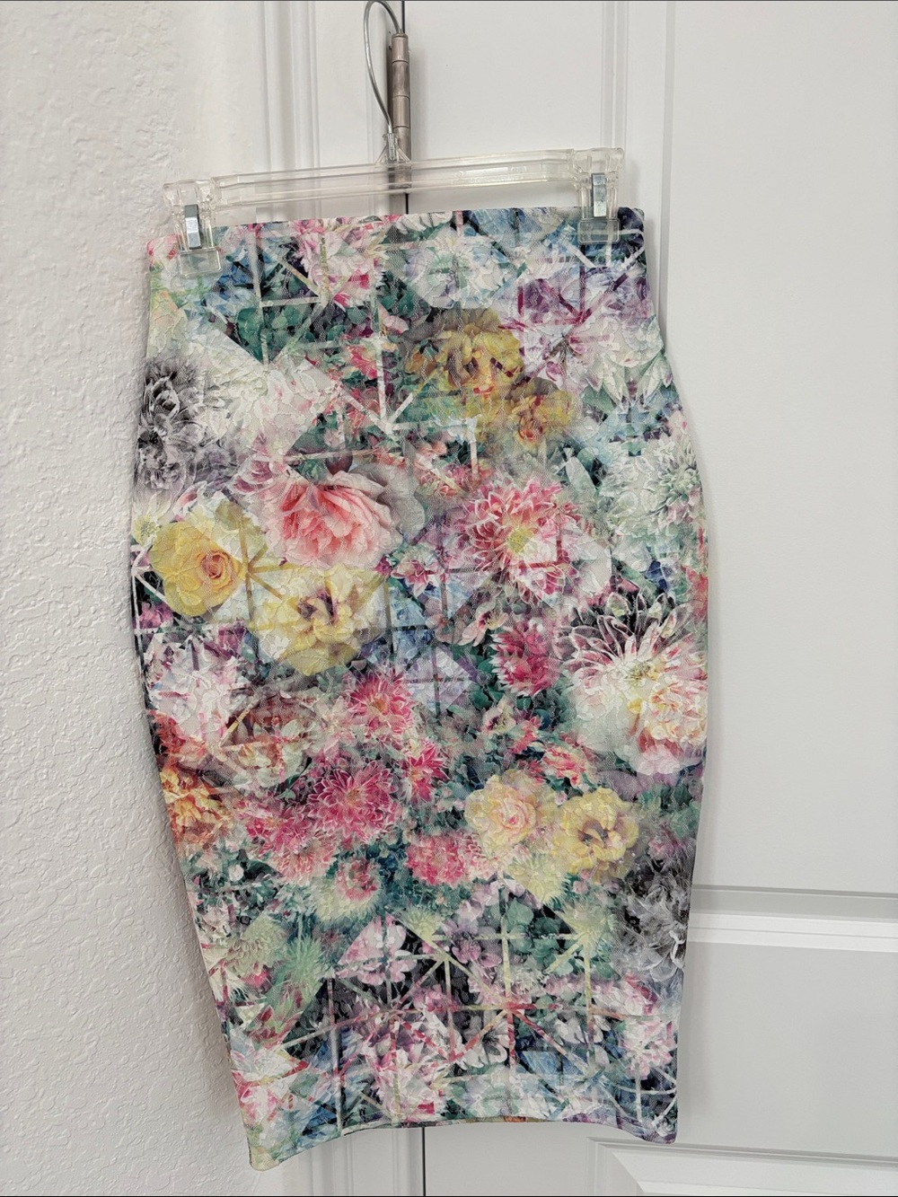 Jane Norman London UK 10 Floral Print Pencil Skirt in Pastel Multicolor